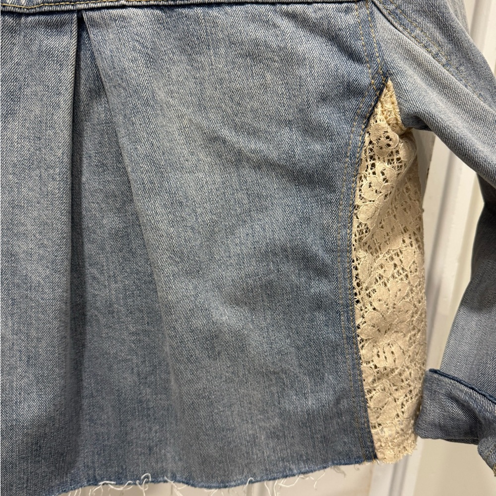 Free People Cropped Denim Jacket w/ Lace Side Panels – XS - Picture 7 of 7